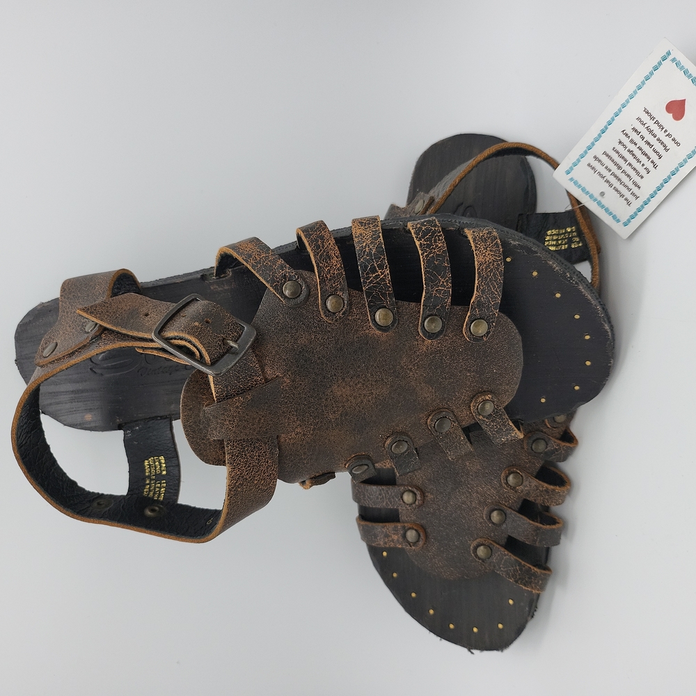 NWOT Sbicca Women's Brown Exist Leather Sandal. Size 9